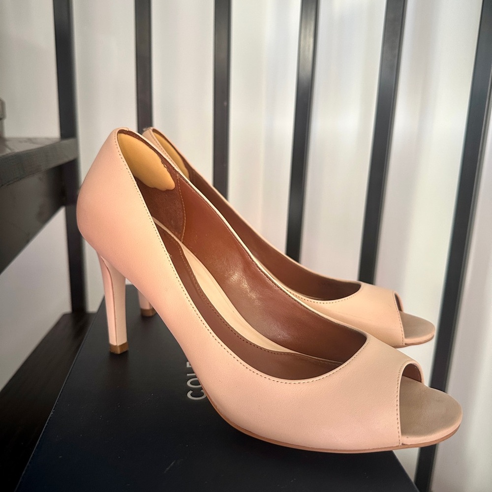 Cole Haan Leather Open Toe Pumps in nude sz 8.5